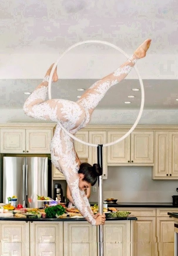 Aerial Circus performer 3